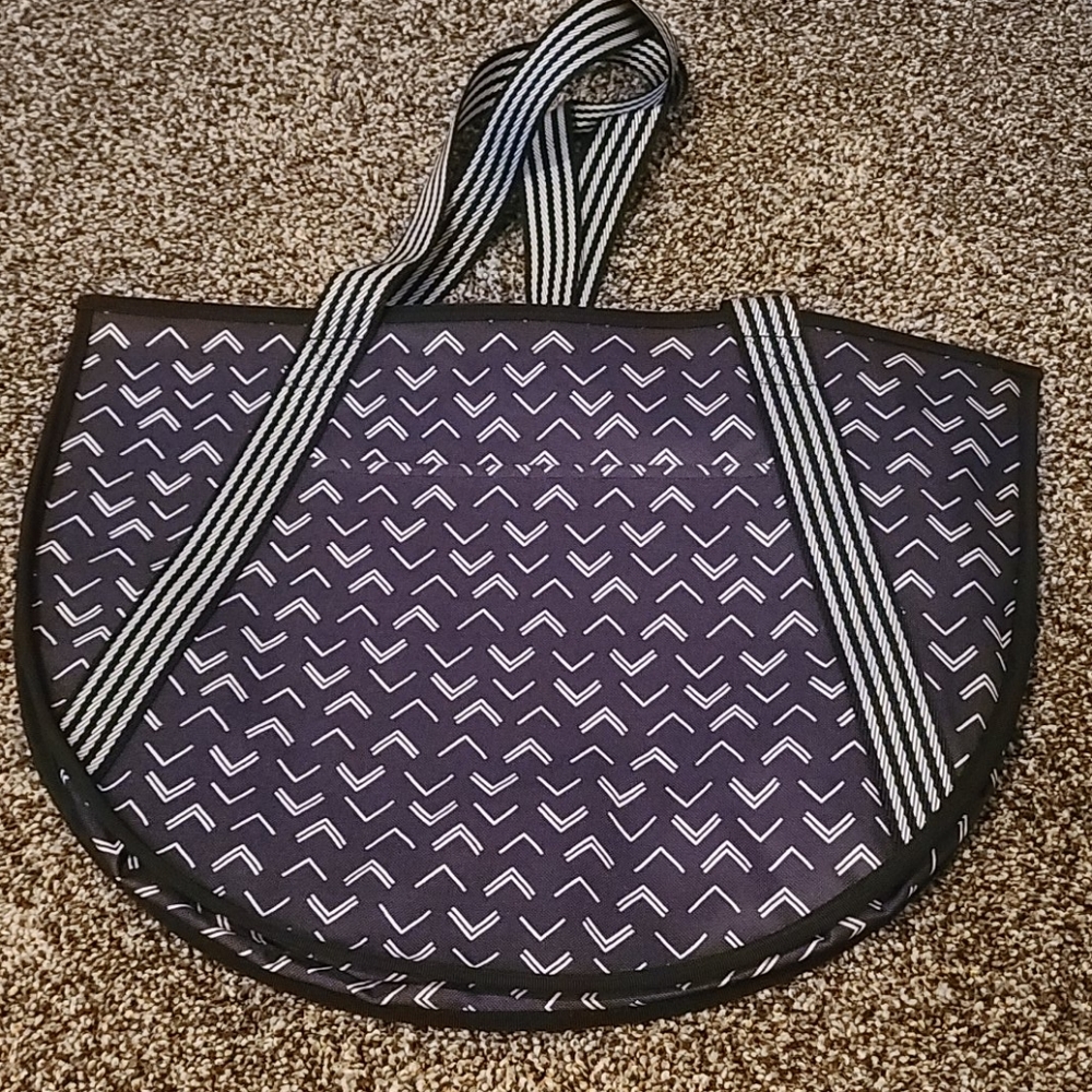 Thirty-One Round Tote  NEW
